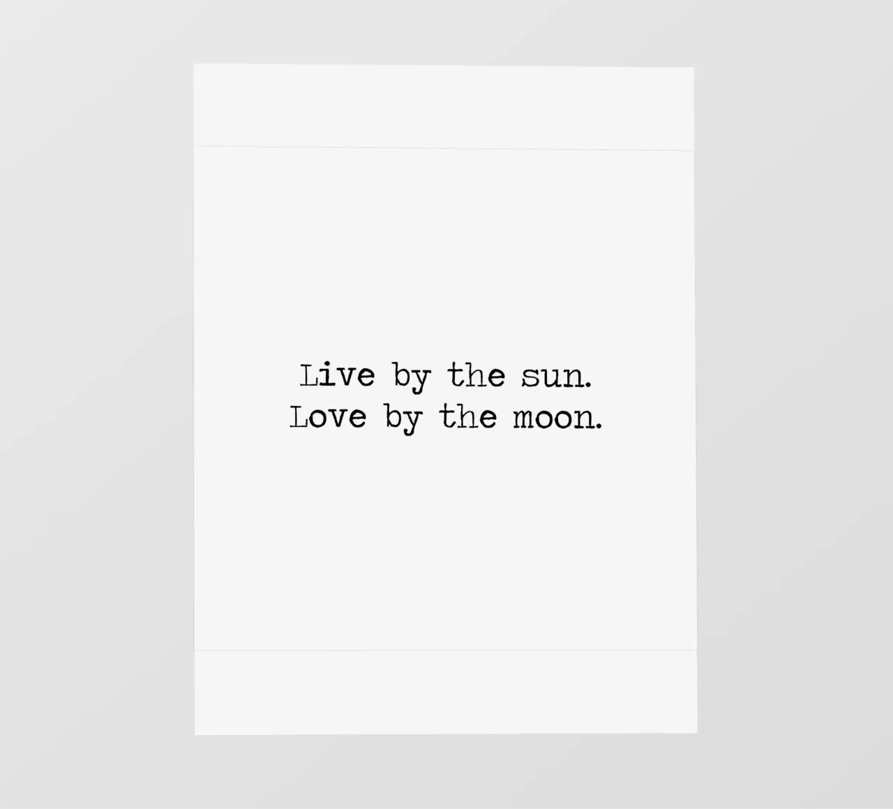 Vivere secondo il sole, amare secondo la luna citazione in bianco e nero pellicola backlit da Summer Soul Co. - Quotes