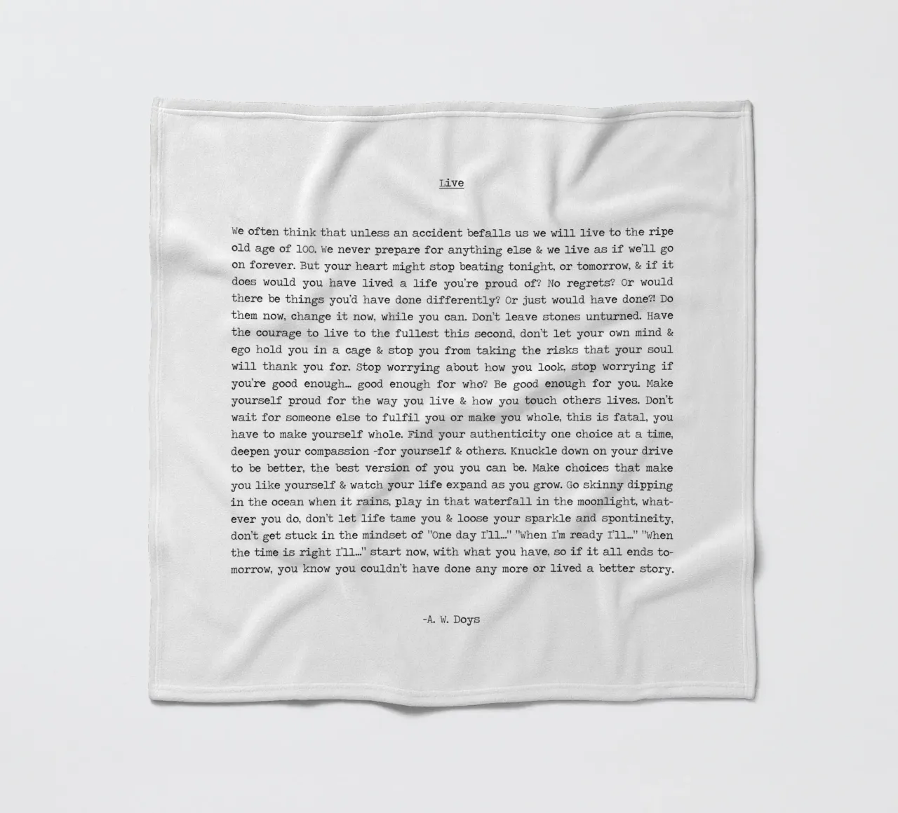 Vivere la vita al massimo minimalista Citazione in bianco e nero coperta in pile da Summer Soul Co. - Quotes