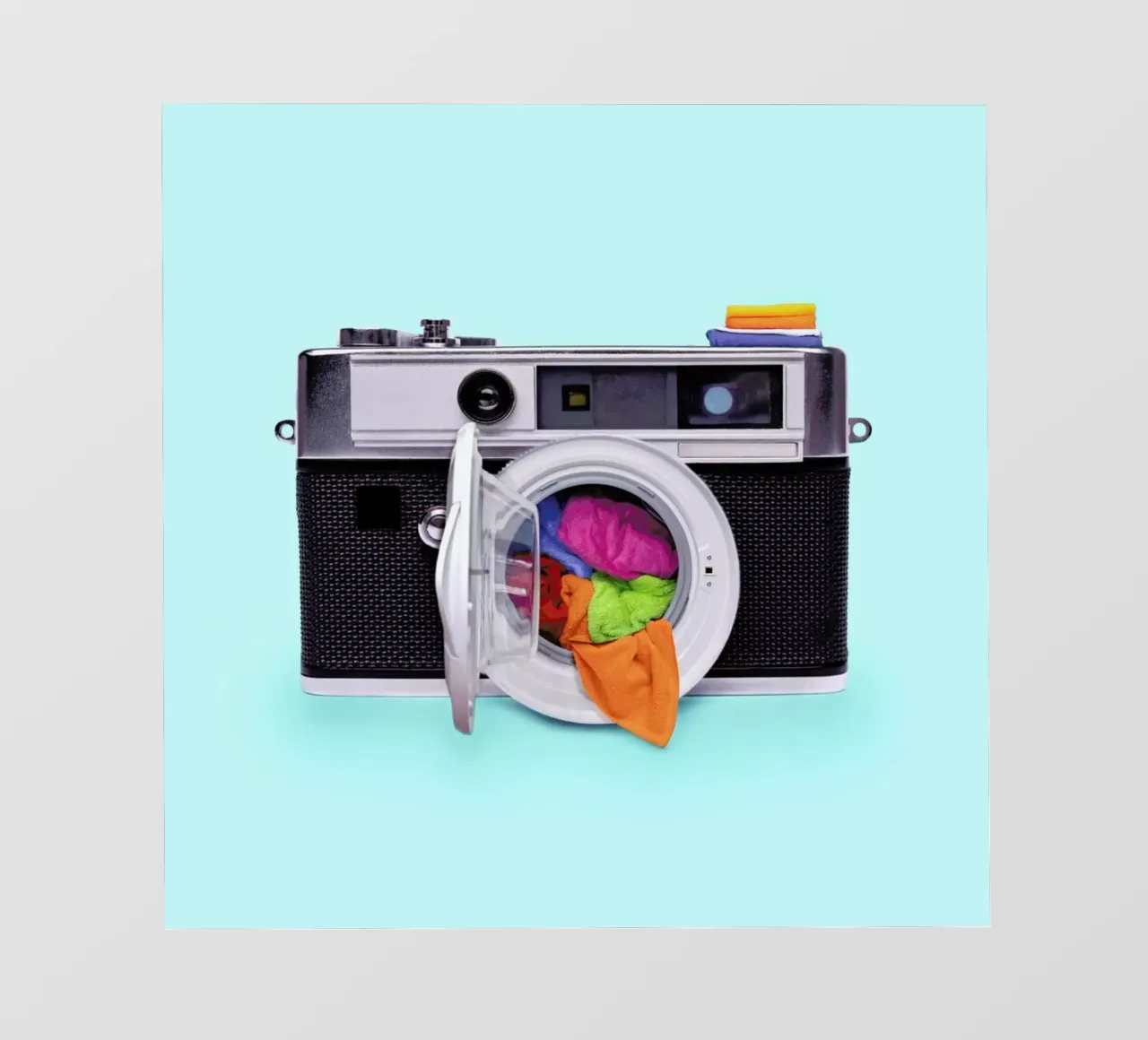 Washing Camera pellicola backlit da Paul Fuentes Design