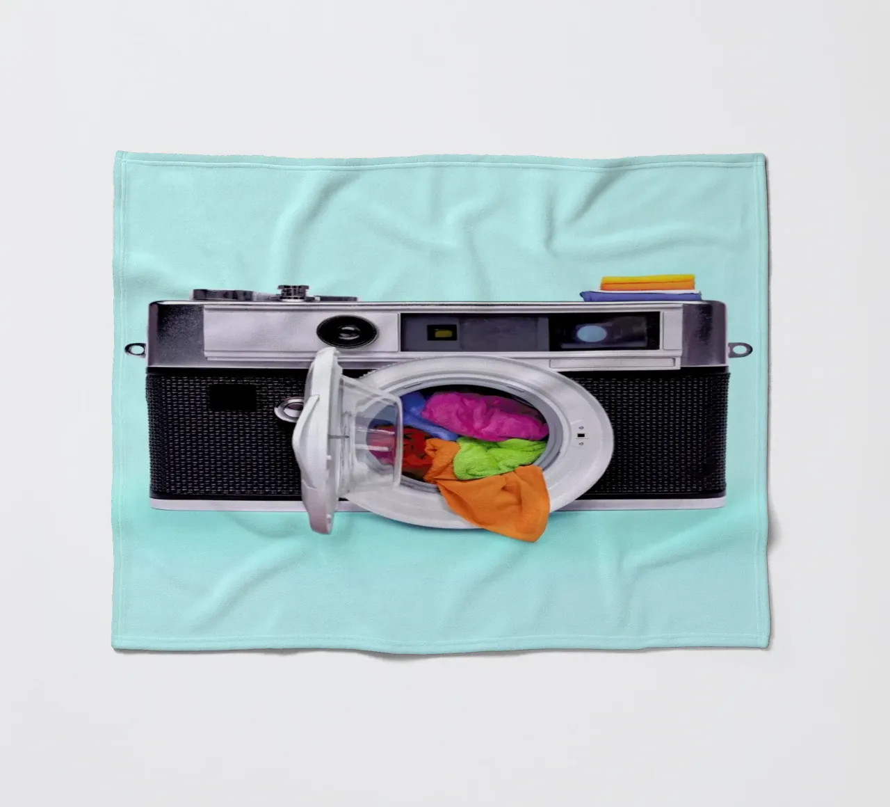 Washing Camera Fleecedecke von Paul Fuentes Design
