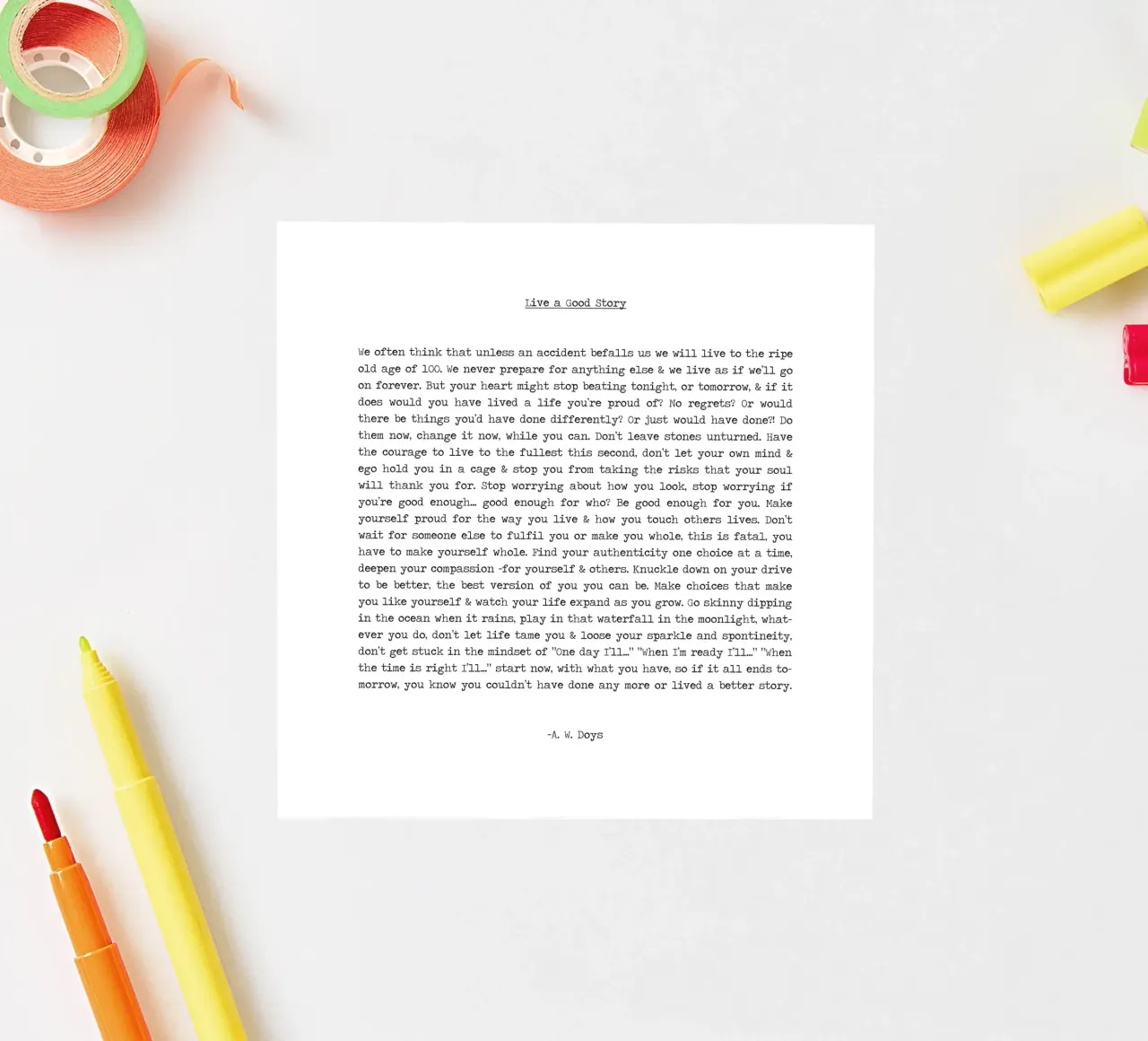 Vivere una buona storia citazione lunga Minimalista in bianco e nero adesivo da Summer Soul Co. - Quotes