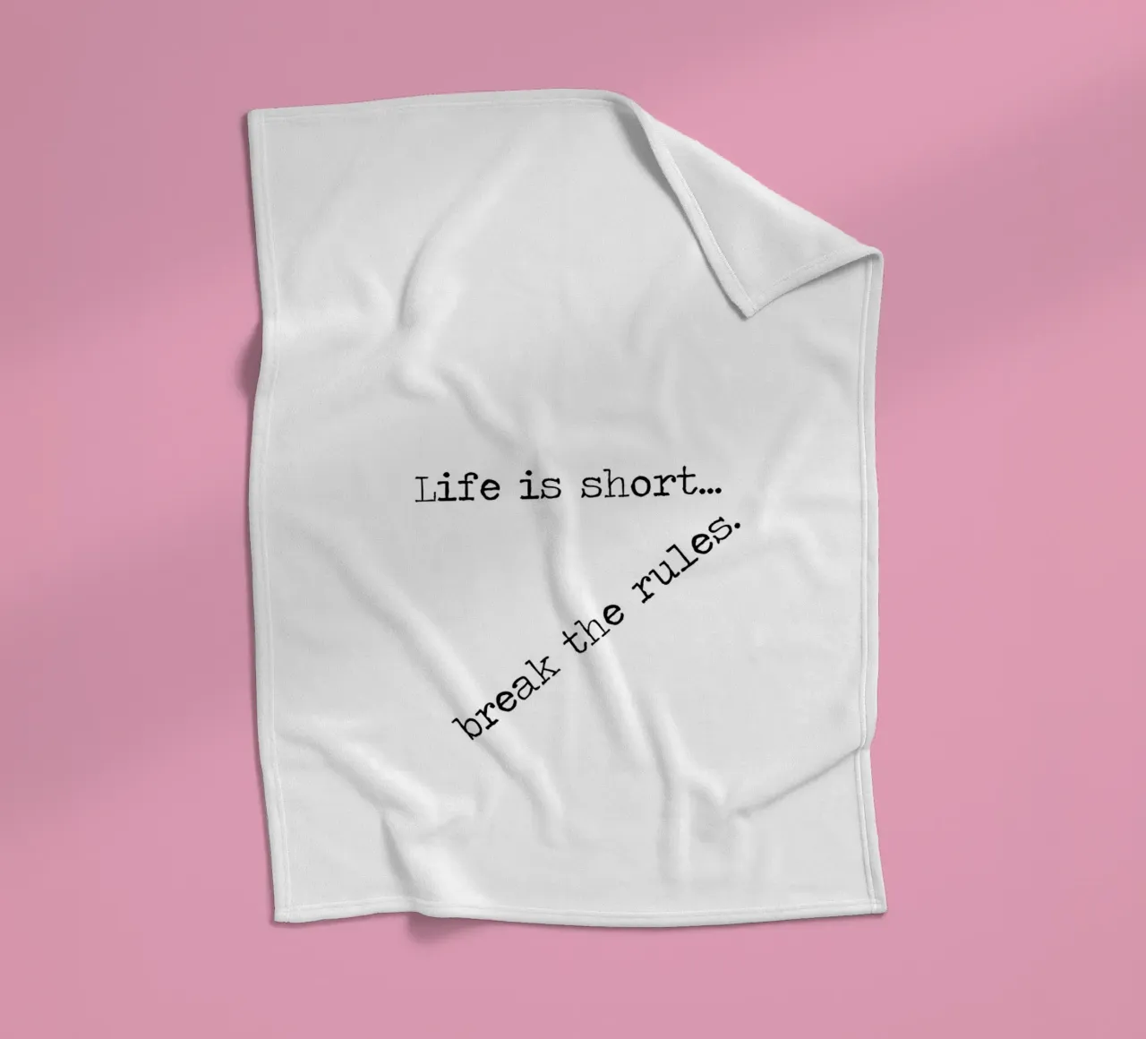 La vita è breve, infrangi le regole - Citazione tipografica minimalista coperta in pile da Summer Soul Co. - Quotes