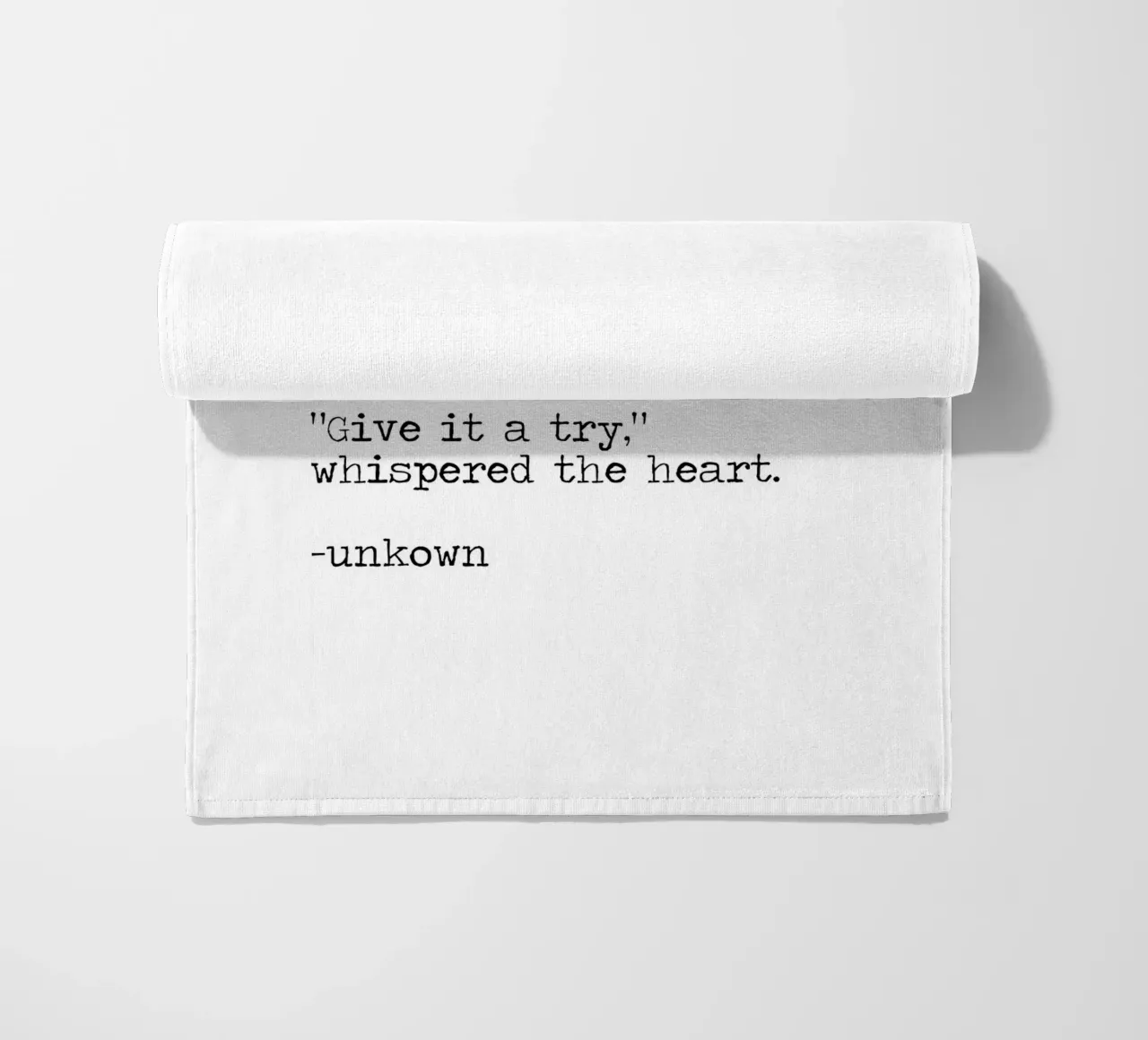 È impossibile dire che l'orgoglio ci prova, sussurra il cuore. telo mare da Summer Soul Co. - Quotes