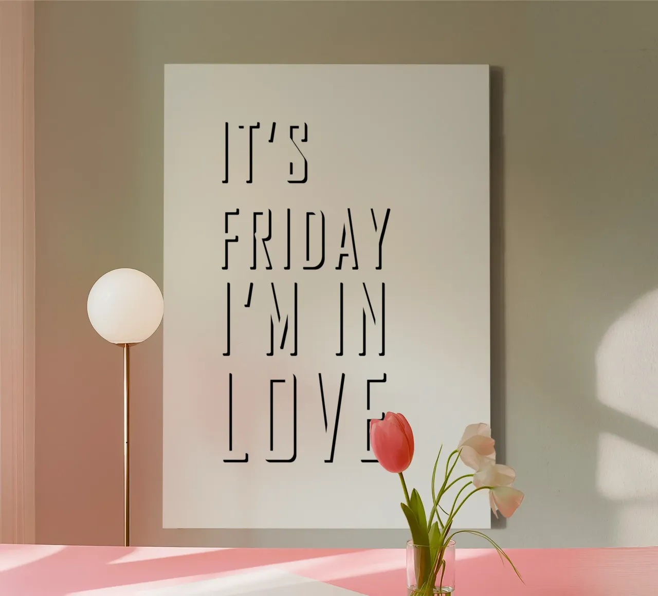 It's Friday I'm In Love tela con Cornice a cassetta da WORD & WONDER