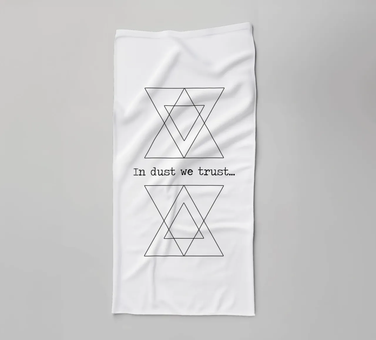 In Dust We Trust, burning man bord quote festivalkunst badhanddoek van Summer Soul Co. - Quotes
