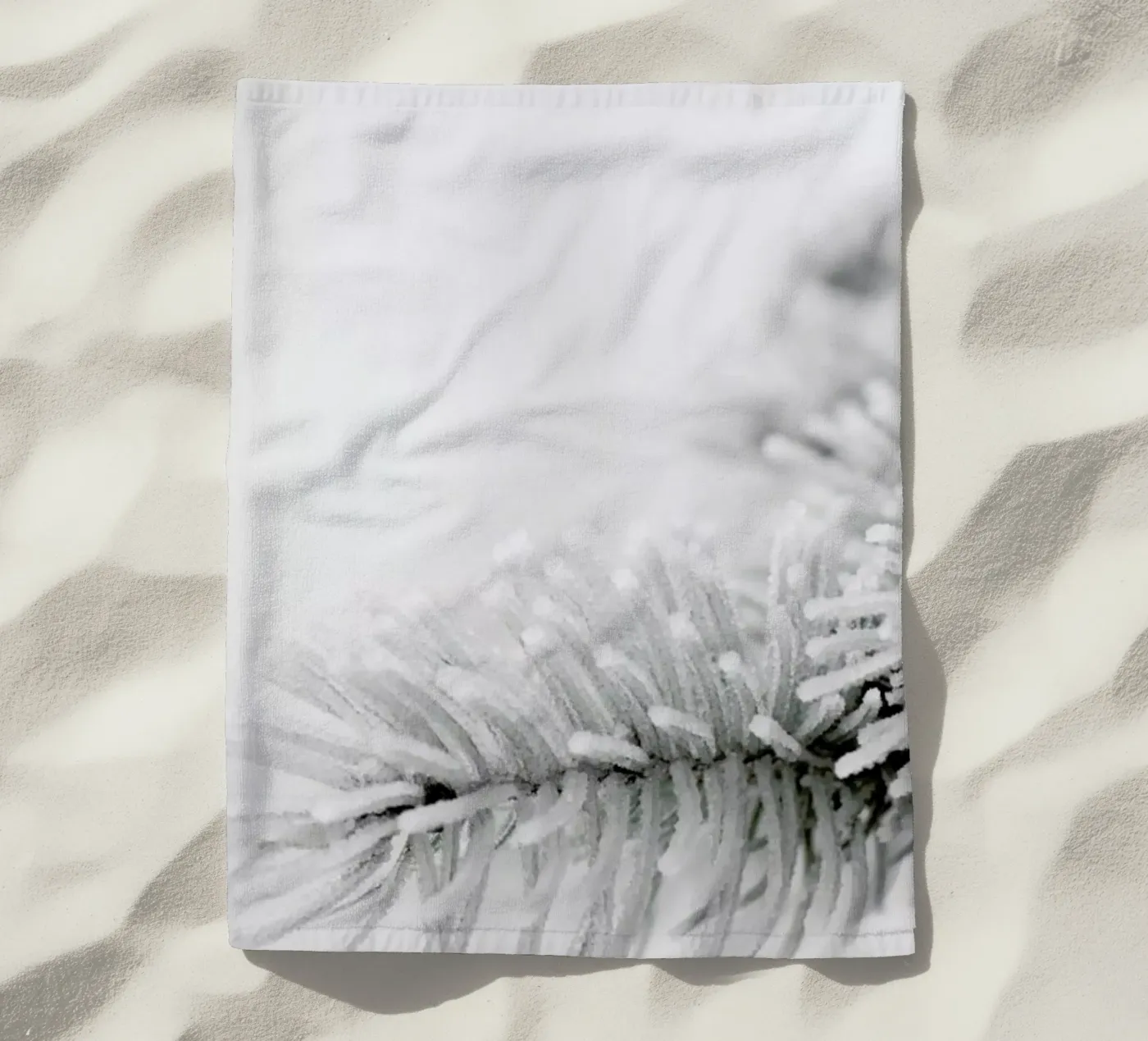 White strandhanddoek van Studio Nahili