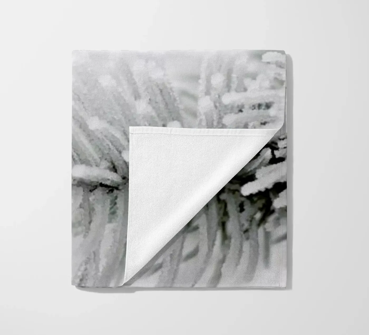 White strandhanddoek van Studio Nahili