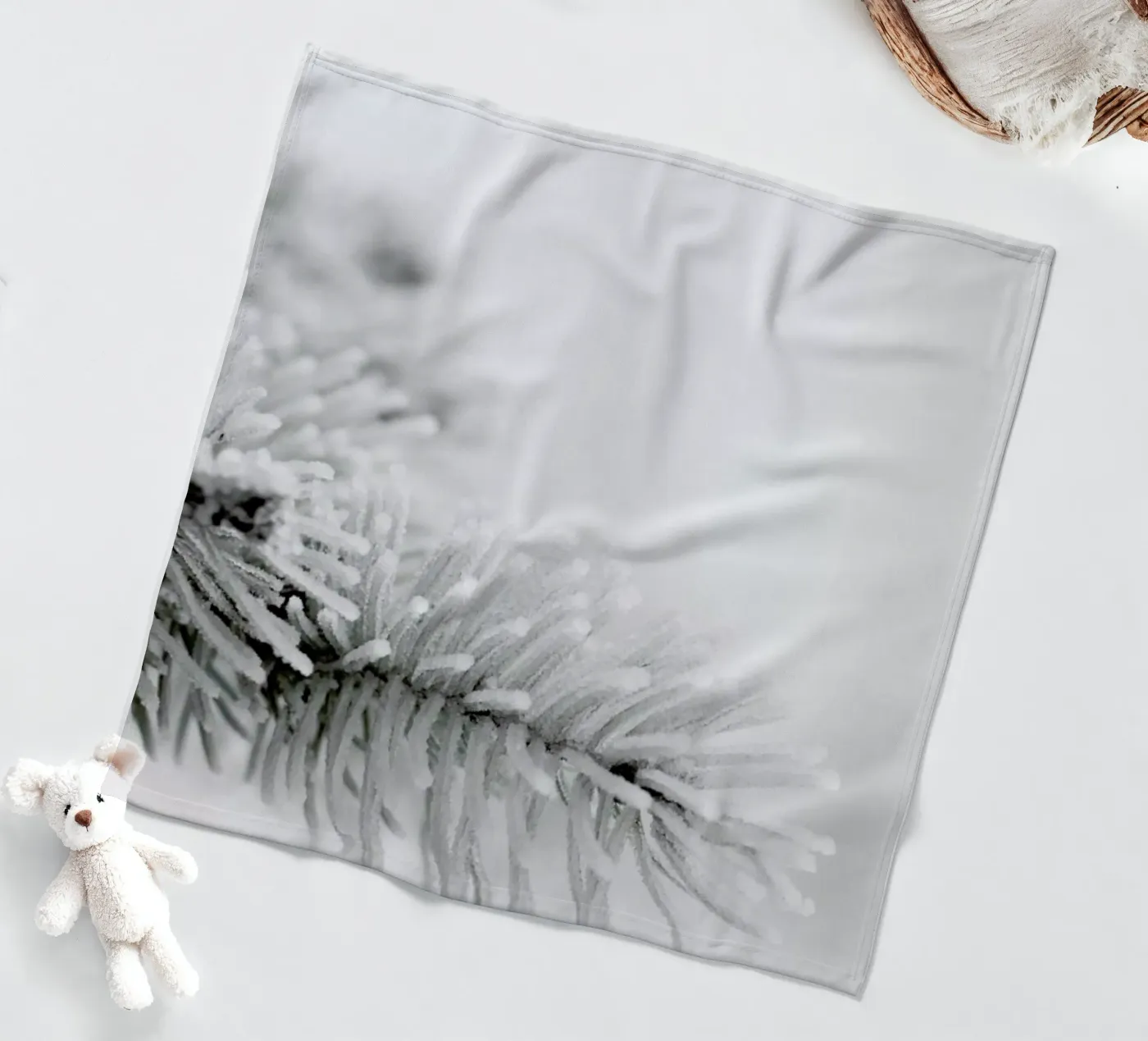 White Fleecedecke von Studio Nahili