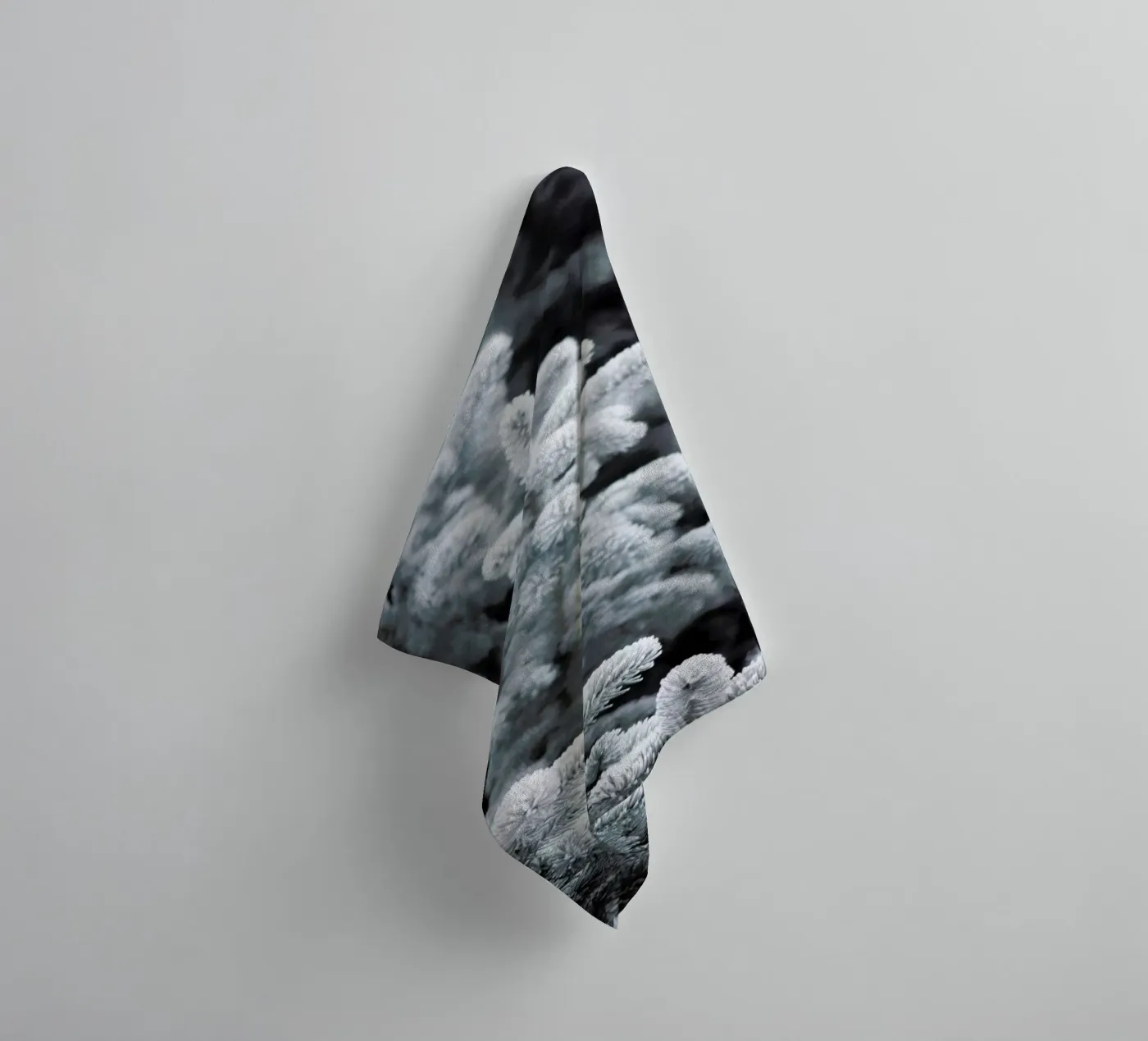 Winter Forest badhanddoek van Studio Nahili