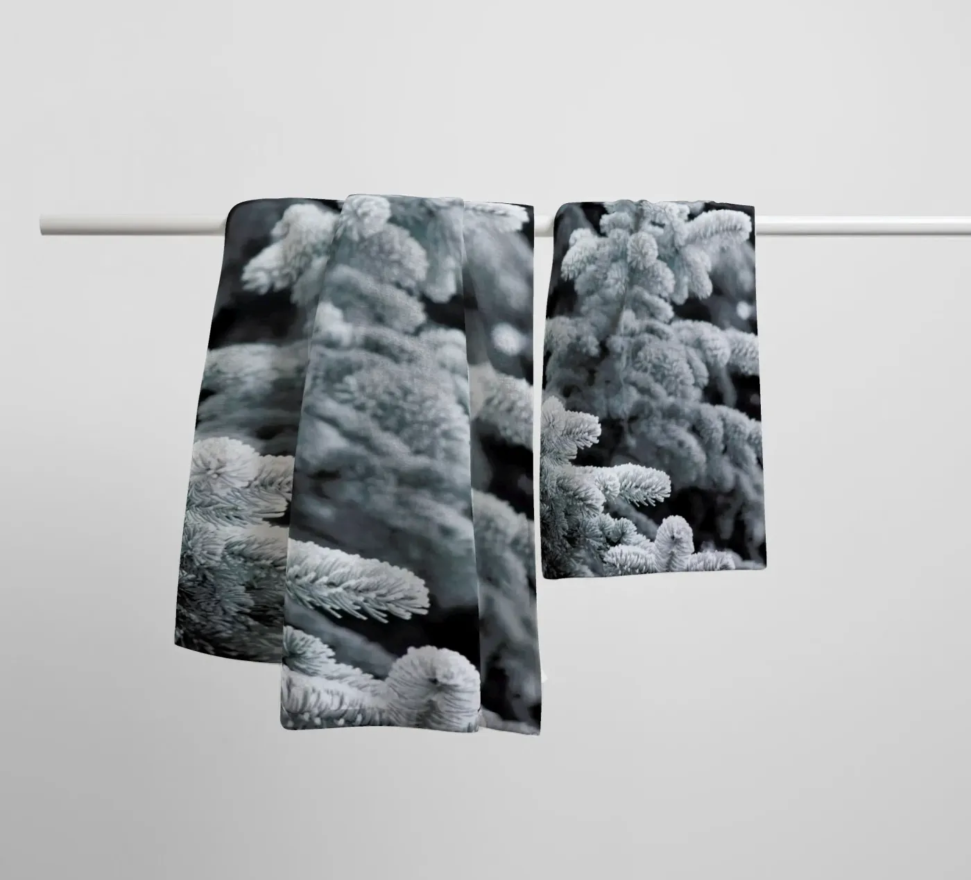 Winter Forest badhanddoek van Studio Nahili