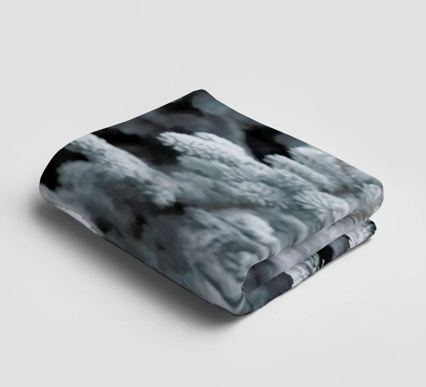 Winter Forest badhanddoek van Studio Nahili