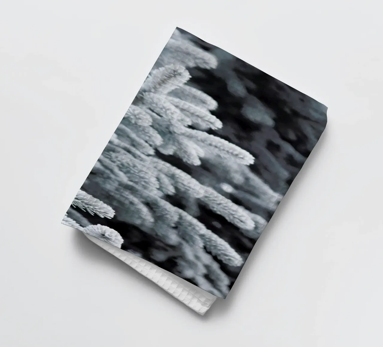 Winter Forest theedoek van Studio Nahili