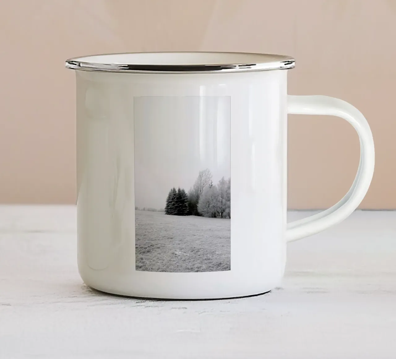 Winter Wonderland tazza in smalto da Studio Nahili