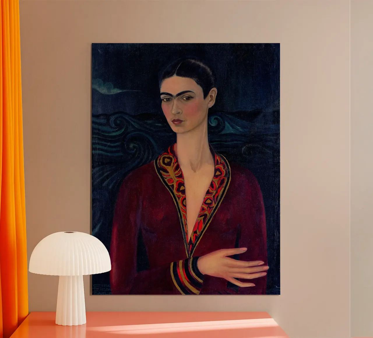 Frida Kahlo - Autoritratto in abito di velluto poster con telaio in alluminio da ARTOTHEK