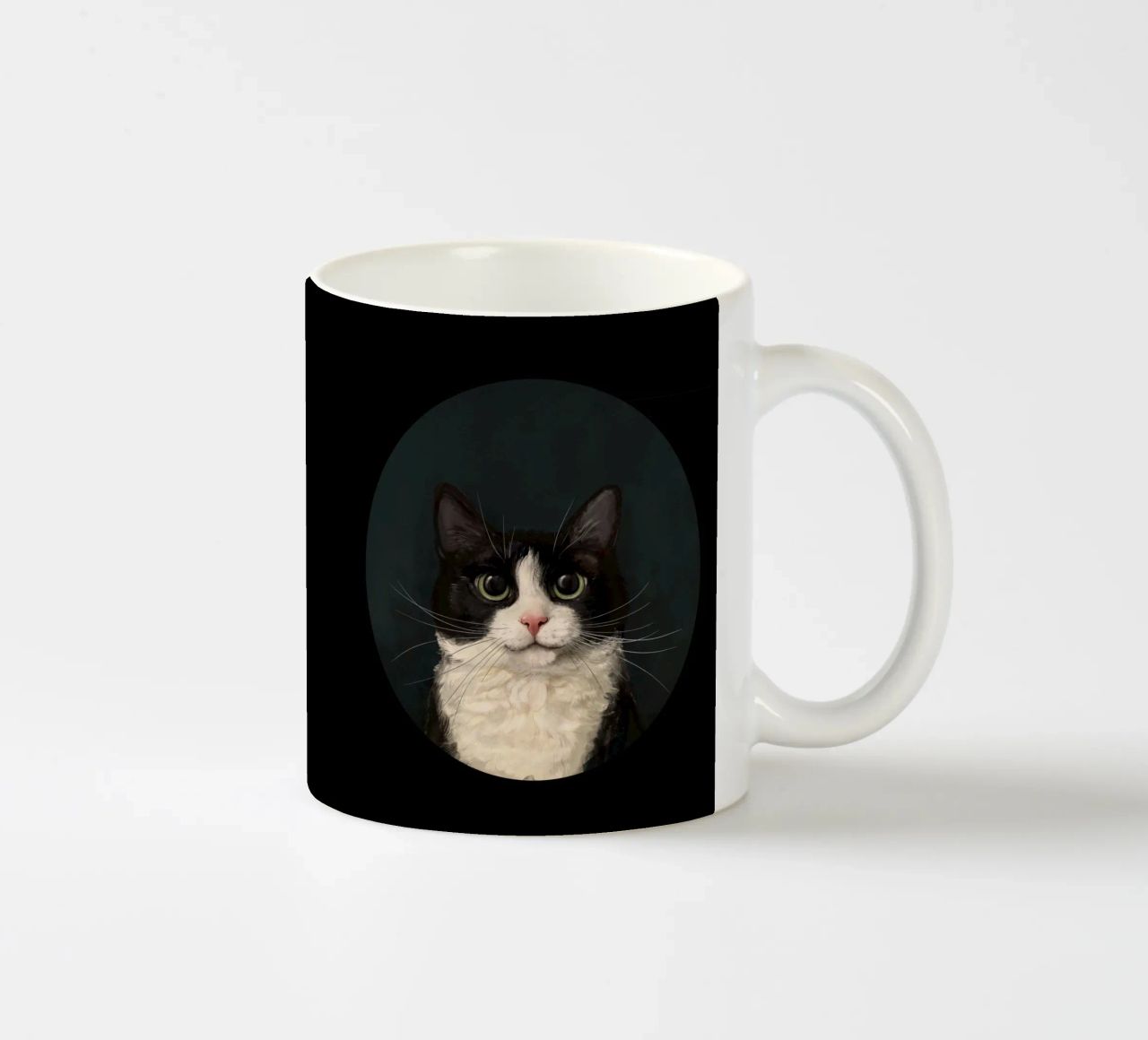 Tuxedo Cat Portrait tazza in ceramica da Laura Graves