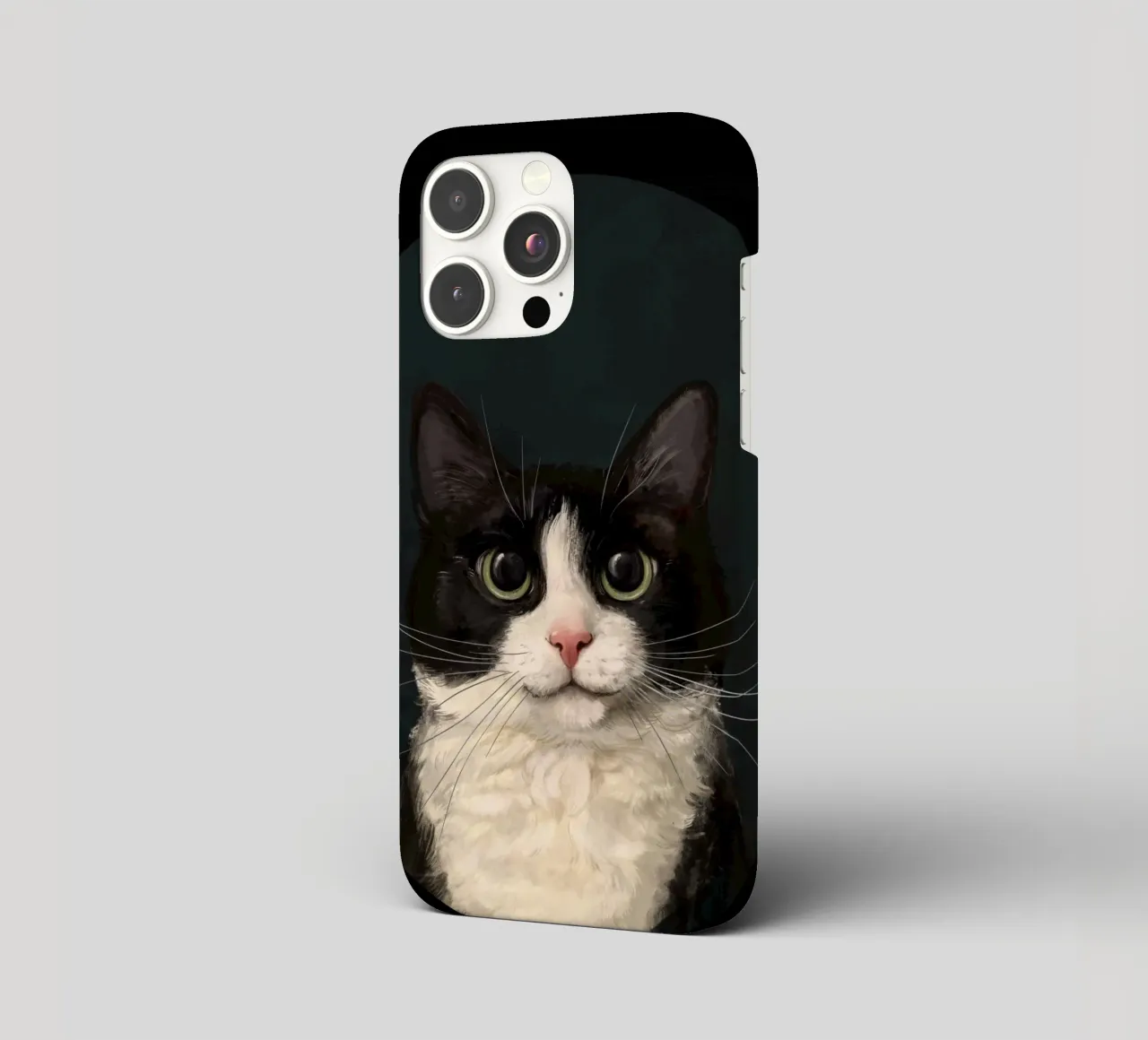 Tuxedo Cat Portrait cover iphone da Laura Graves