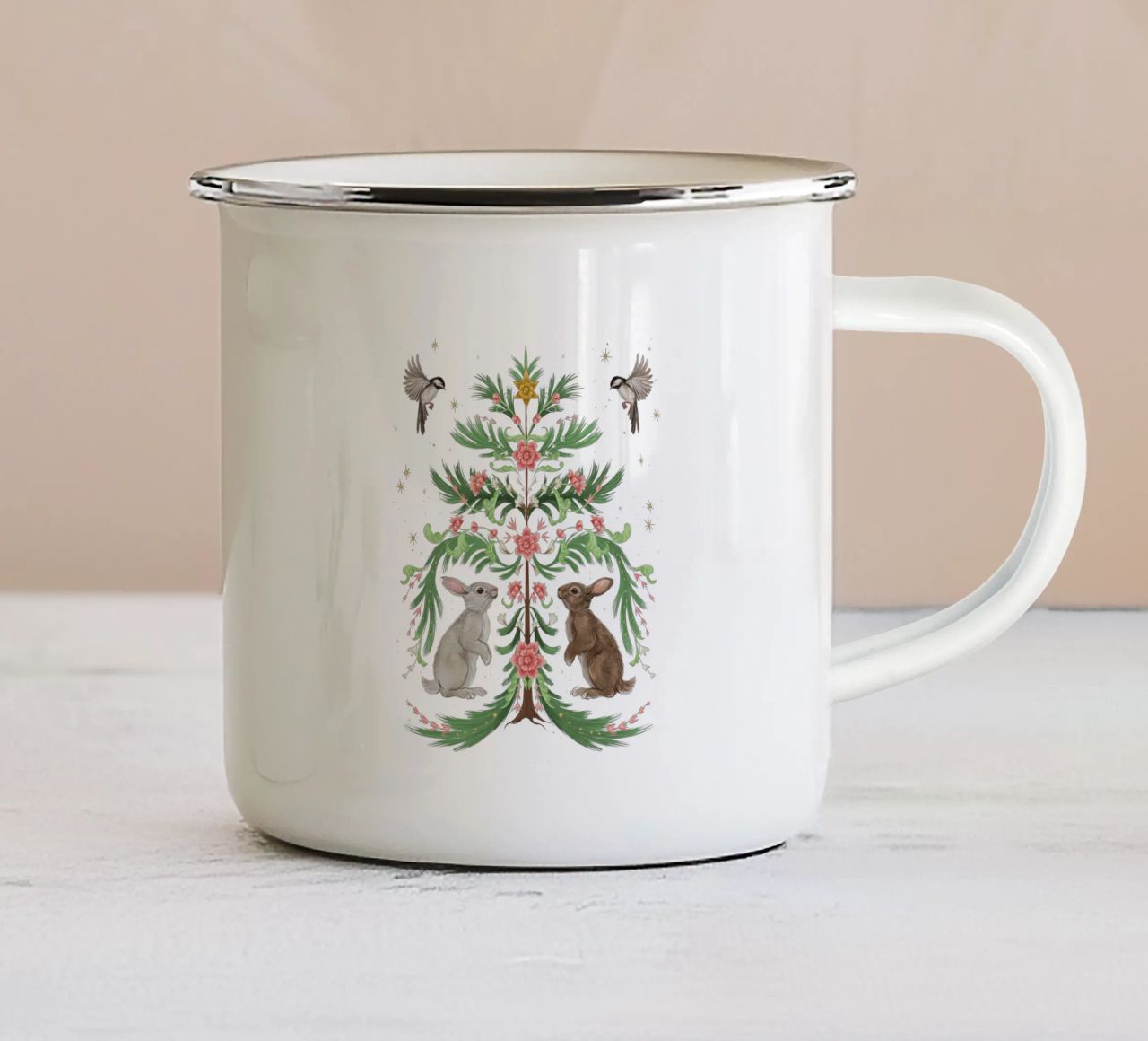 Yule Tree Rabbits tazza in smalto da Laura Graves