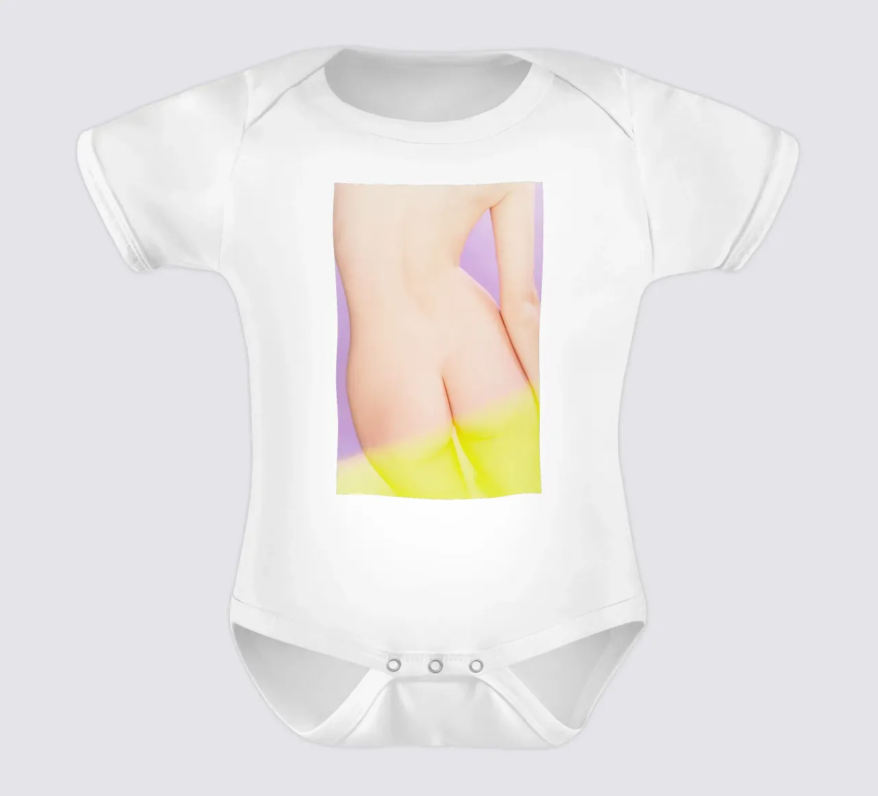 Hide Away Tree House 3 body neonato maniche corte da Paul Aidan Perry