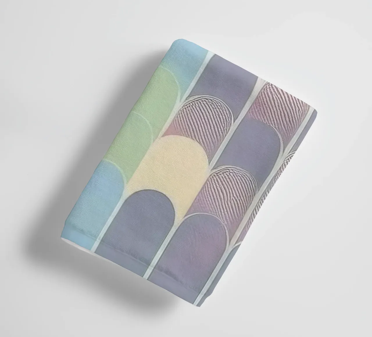 Archi arcobaleno pastello sfumati: Un'opera d'arte rilassante asciugamano da bagno da HoneyDesignsByK