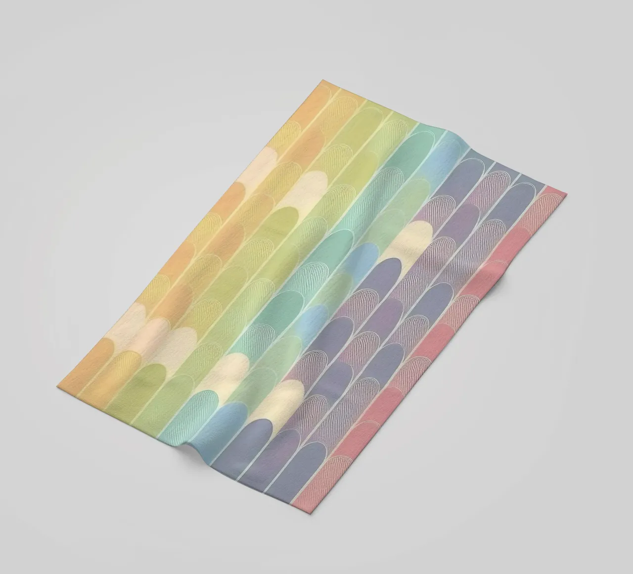 Gradiënt pastel regenboogbogen: Een rustgevend kunstwerk strandhanddoek van HoneyDesignsByK