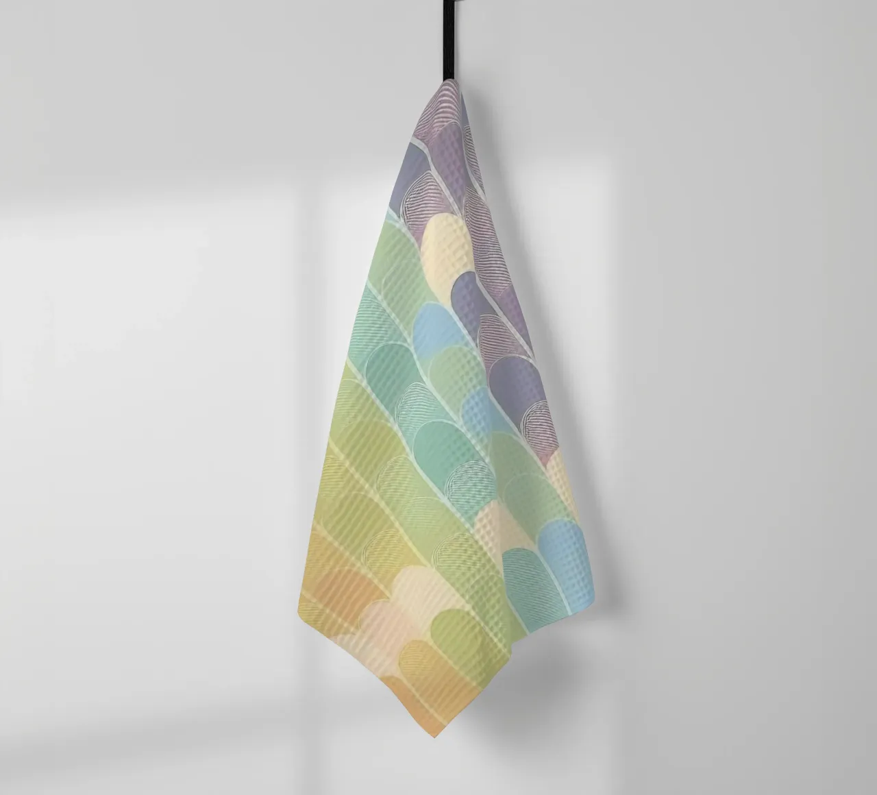 Gradiënt pastel regenboogbogen: Een rustgevend kunstwerk theedoek van HoneyDesignsByK