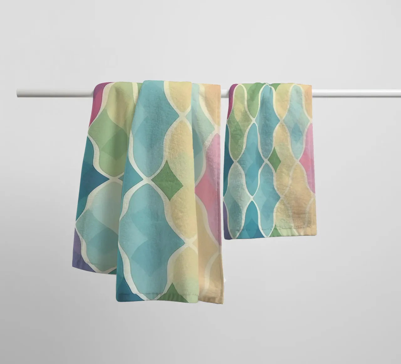 Morbido motivo a squame arcobaleno pastello per interni da sogno asciugamano da bagno da HoneyDesignsByK