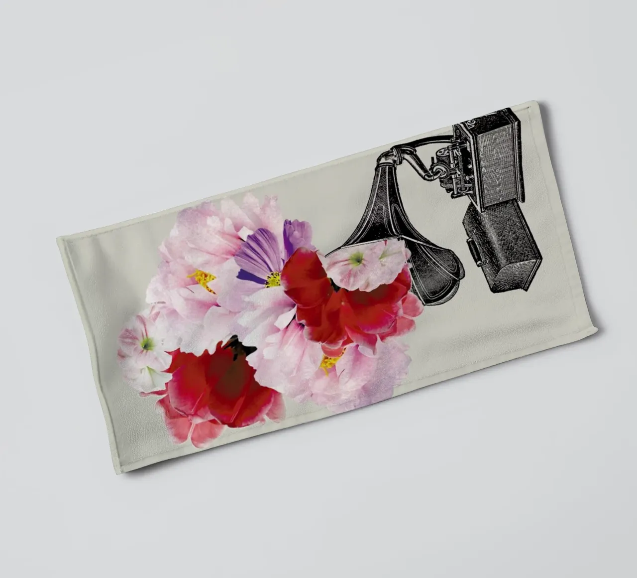 Blumophon towel by Amy & Kurt