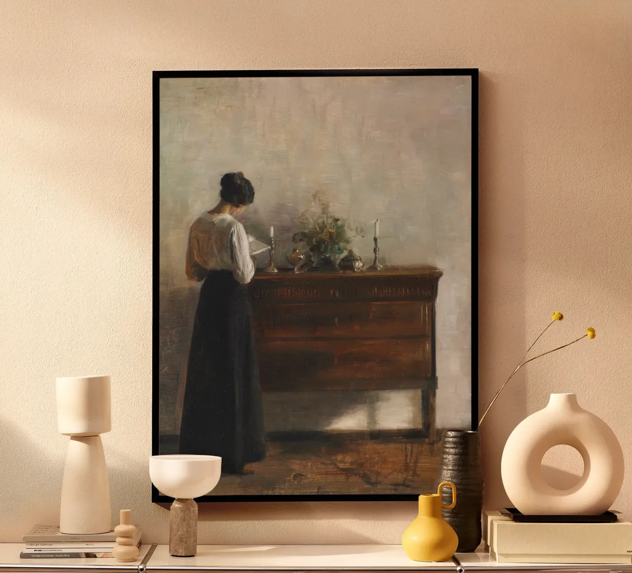 Woman Standing Reading poster da apoloprints