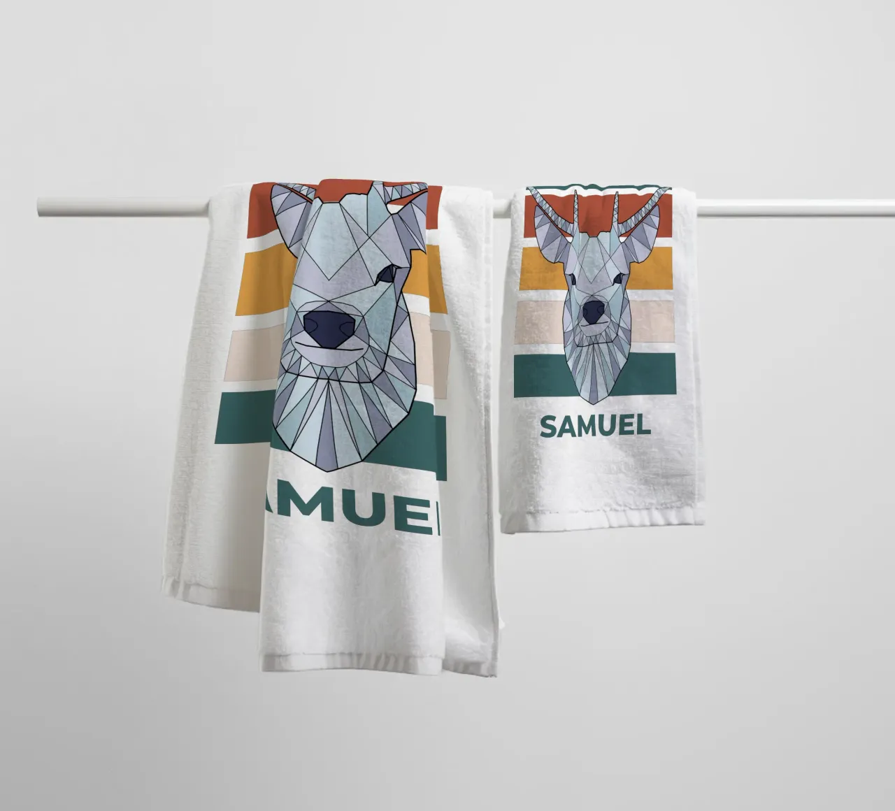 Retro Hirsch mit Name asciugamano da bagno da BAINAI KIDS