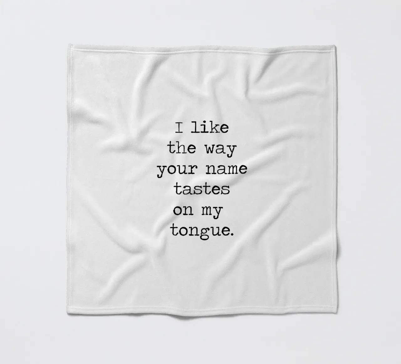 Ich liebe es, wie dein Name auf meiner Zunge schmeckt - Zitat Fleecedecke von Summer Soul Co. - Quotes