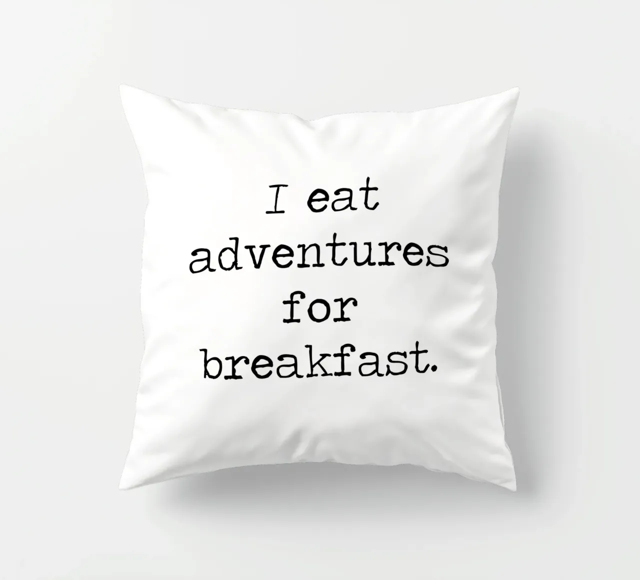 I Eat Adventures For Breakfast, citazione di viaggio wanderlust cuscino da Summer Soul Co. - Quotes