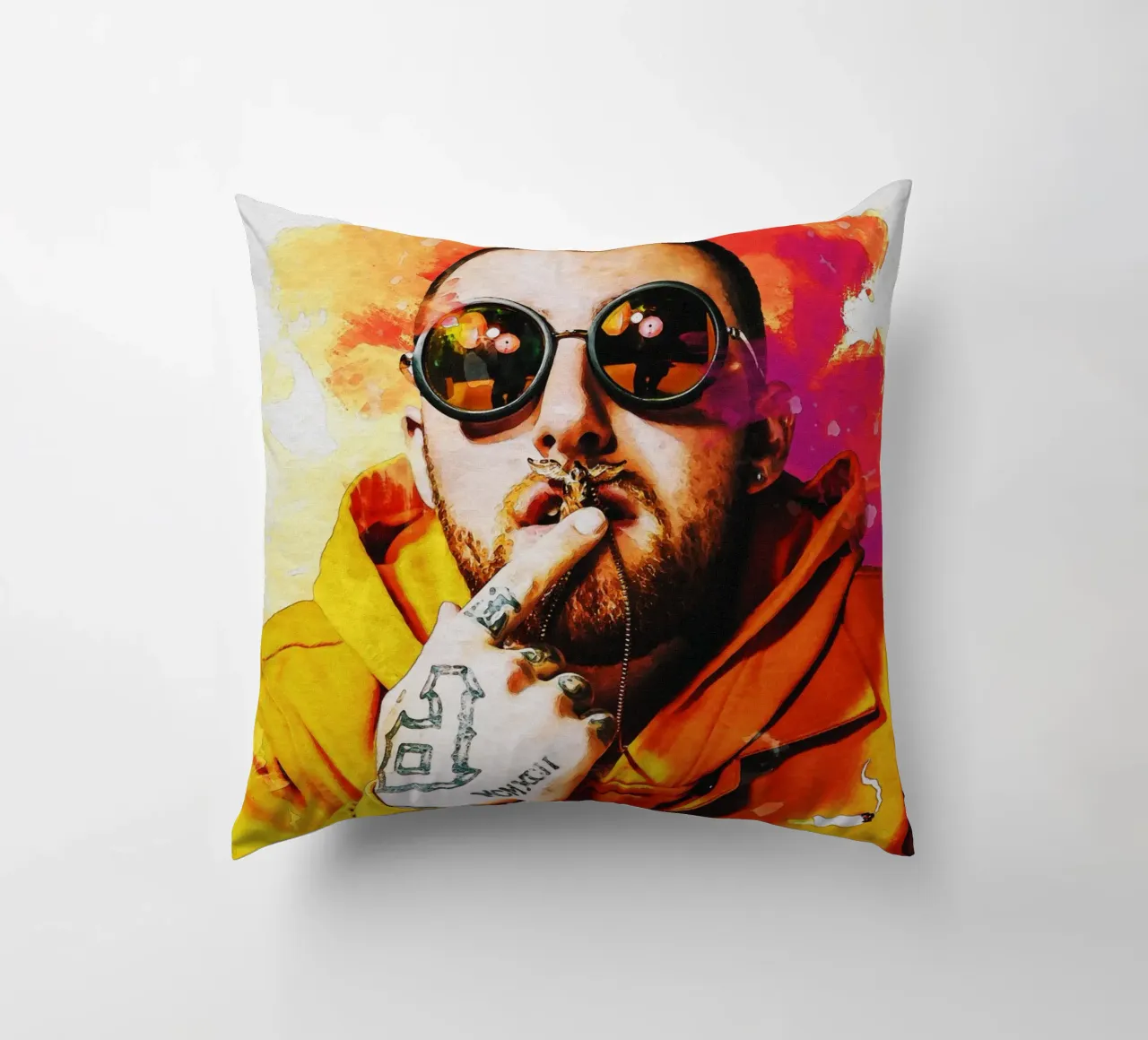 Sbaffo Mac Miller Ritratto cuscino da Gunawan Rb