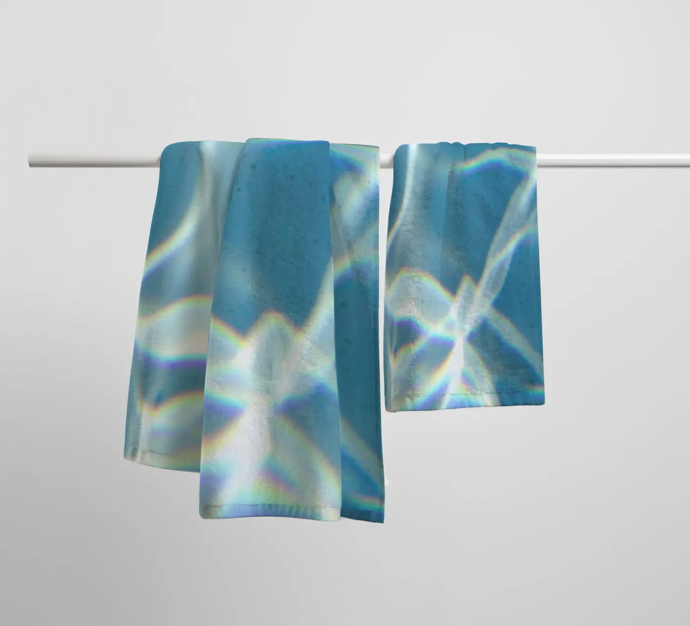 Reflection Handtuch von Miles of Light