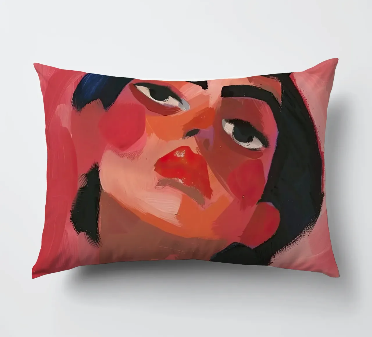 Bellezza astratta in rosso cuscino da DaarbyN