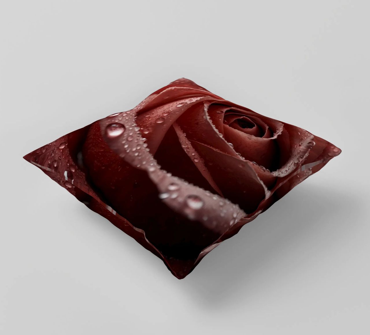 Vue rapprochée d'une rose baignée de rosée aux pétales éclatants. coussin de DesignDoodle