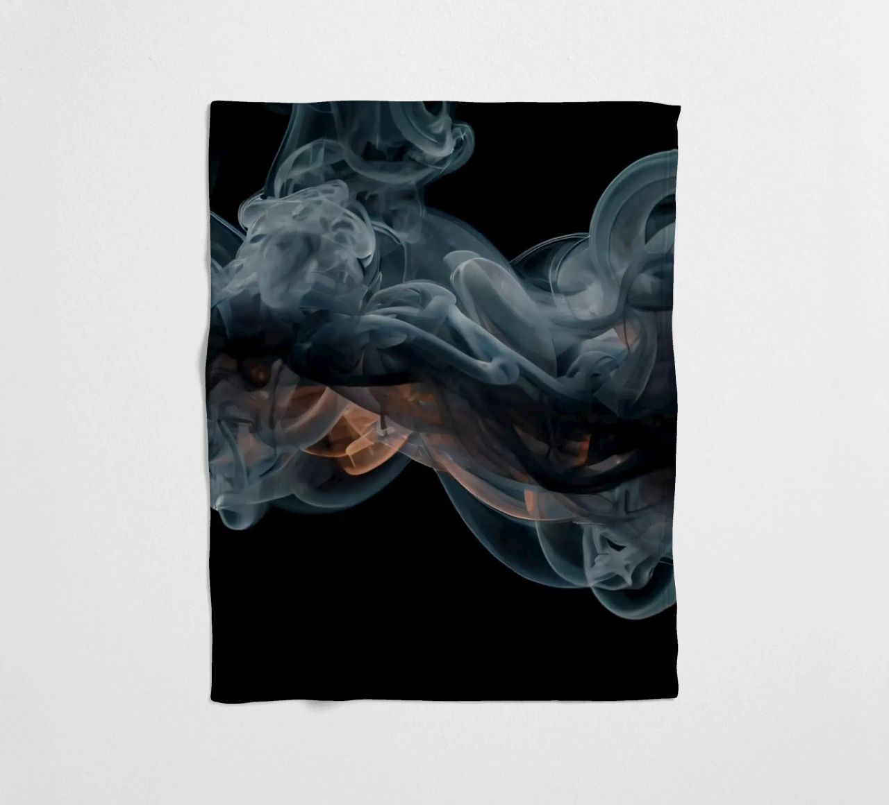Vortice dinamico di fumo colorato su uno sfondo scuro coperta in pile da DesignDoodle