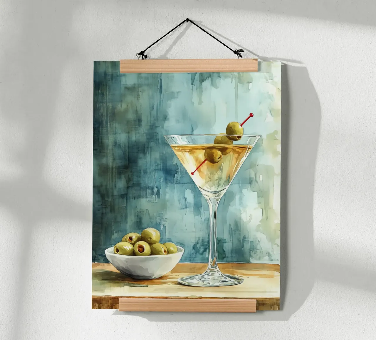 Klassischer Martini mit Oliven Poster von Spice & Style