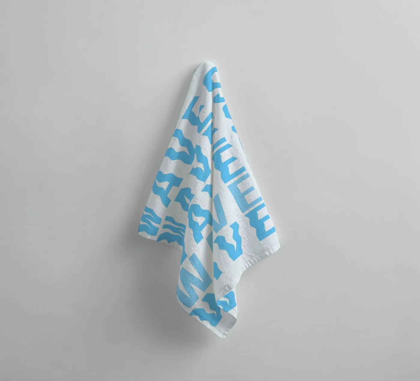 Waves Typography badhanddoek van Attaboy Dsgn