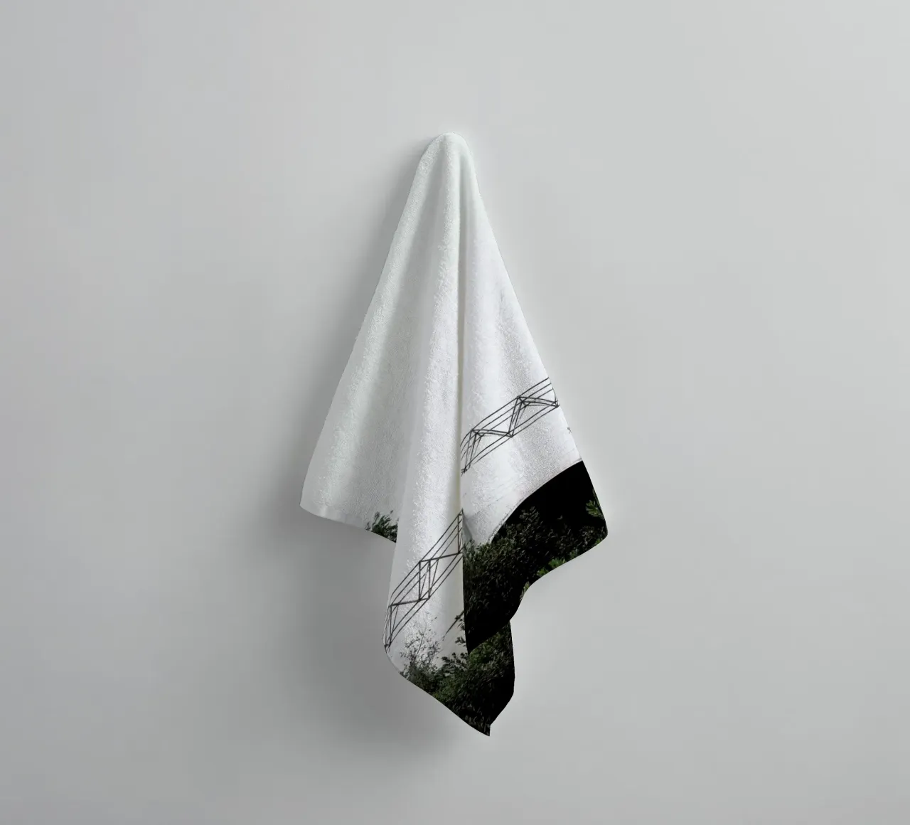 Clear and Present asciugamano da bagno da Ballack Art House