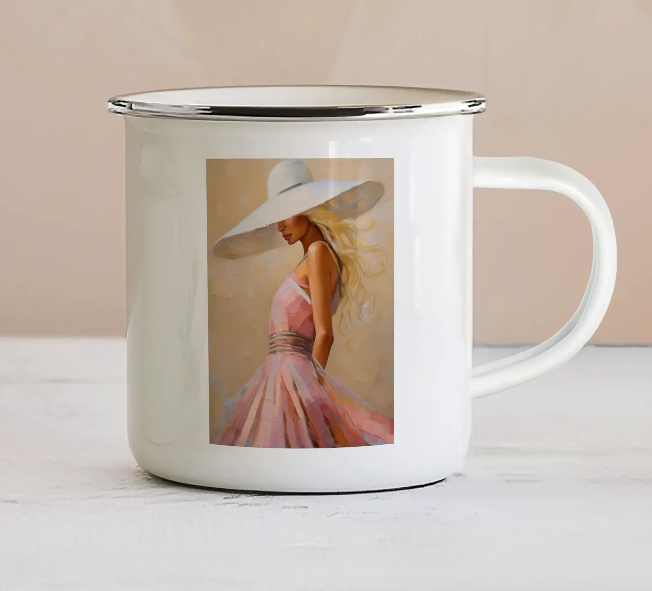 Donna in abito rosa con cappello bianco tazza in smalto da Take Your Art BV