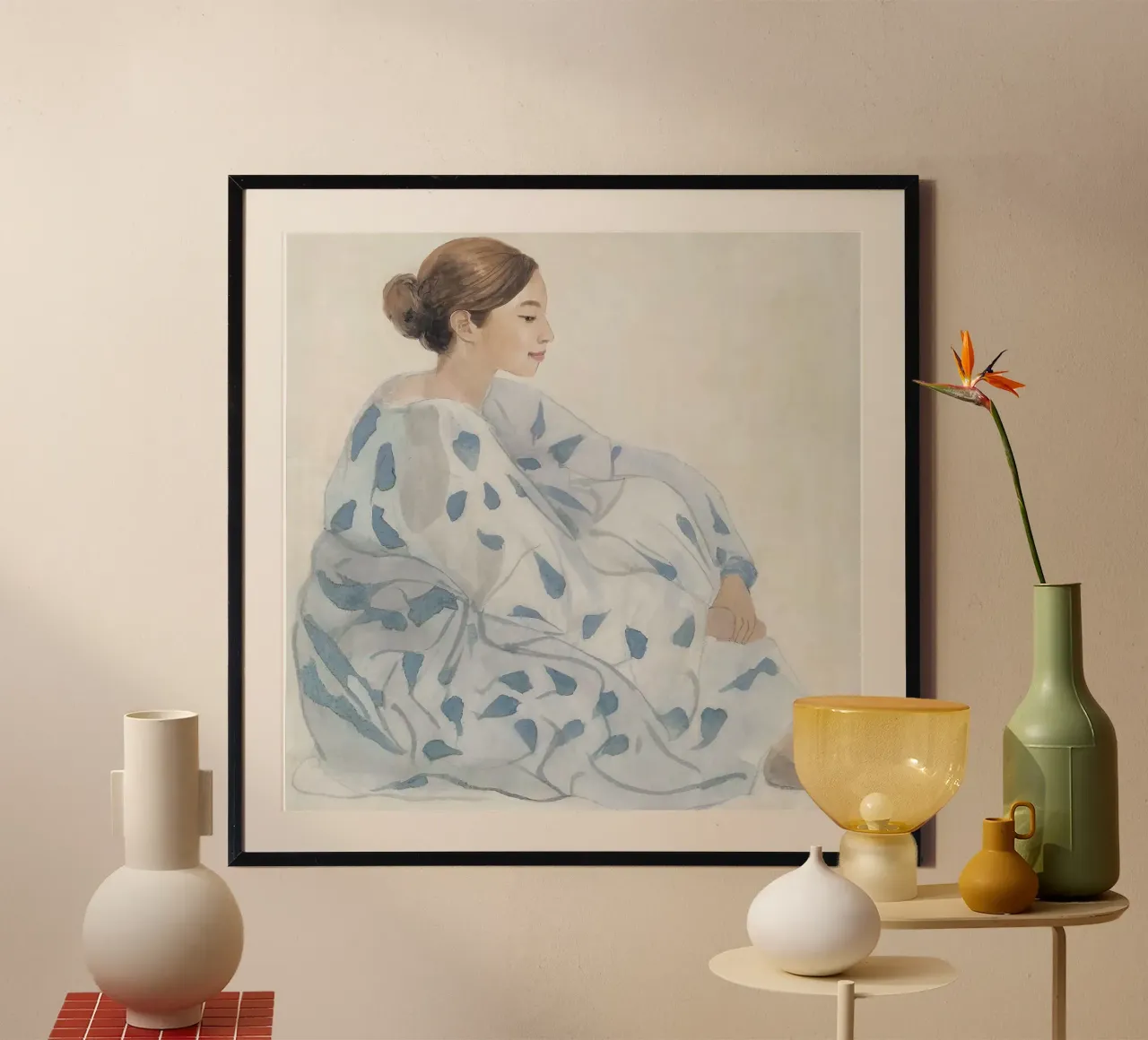Frau in blauem Kleid sitzend Hahnemühle von Take Your Art BV