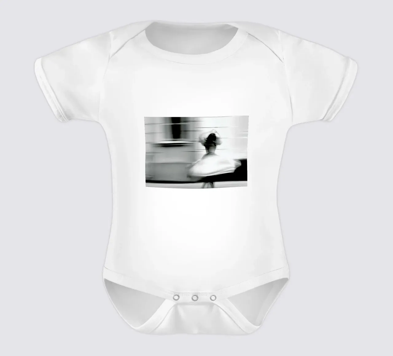Monochrome rotation body neonato maniche corte da Efacts Photography