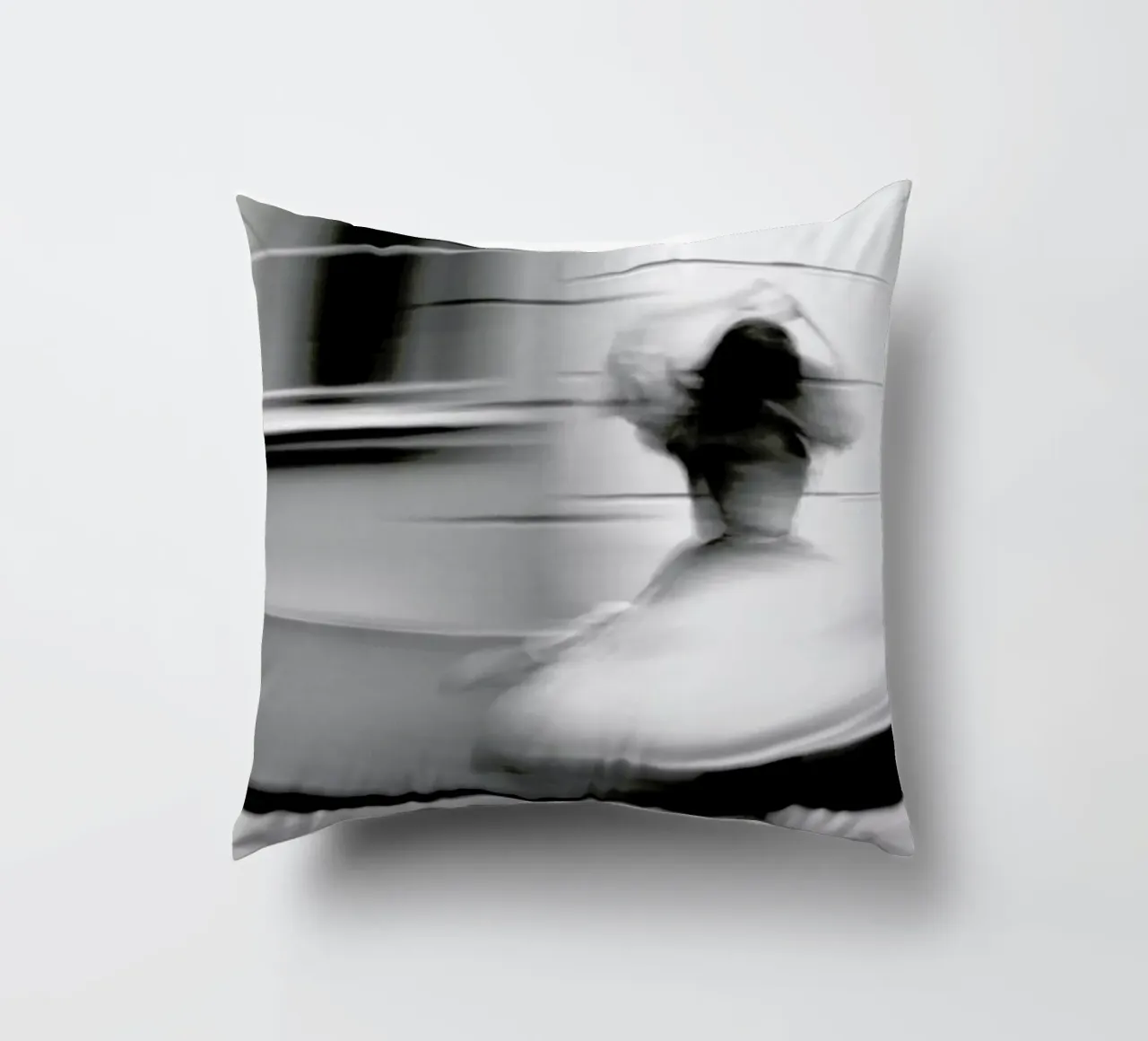 Monochrome rotation cuscino da Efacts Photography