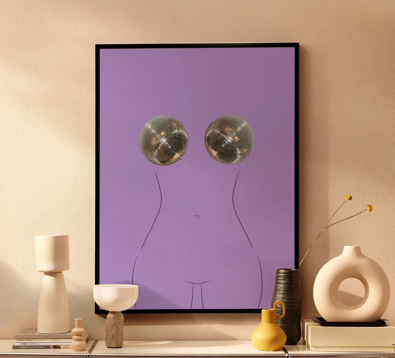 Disco Ball Women - Violette abstrakte Pop-Art Poster mit Aluminium Rahmen von B Art