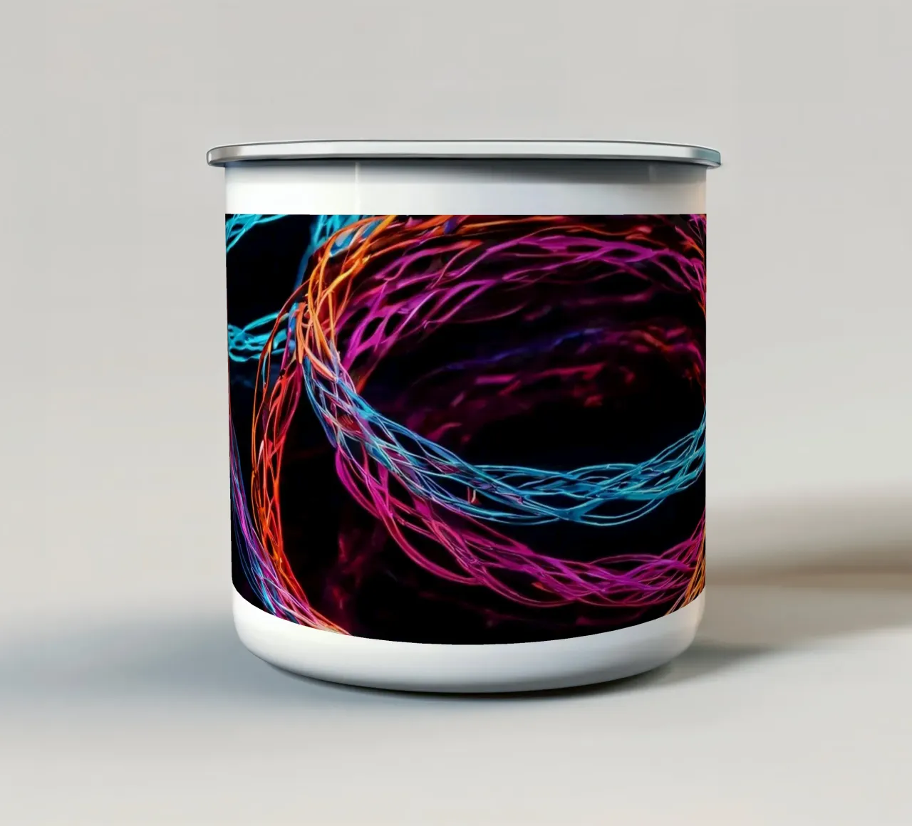 Luci decorative a LED colorate che si intrecciano nell'oscurità tazza in smalto da DesignDoodle