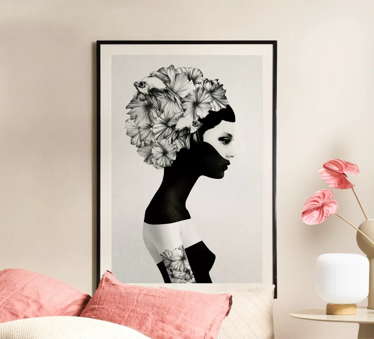 Marianna poster con telaio in plastica da Ruben Ireland