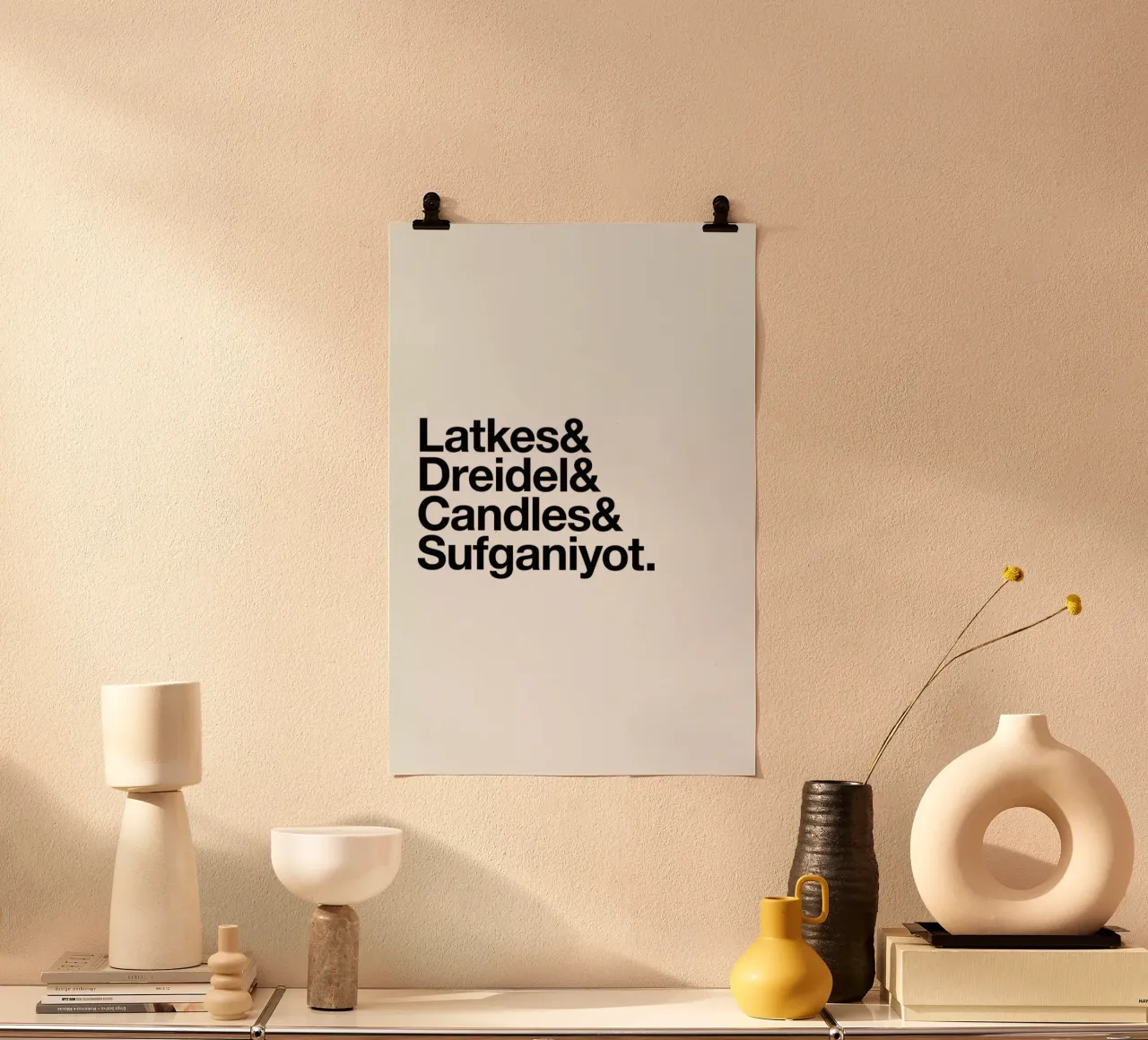 Latkes & Sufganiyot poster con telaio in legno da Studio One