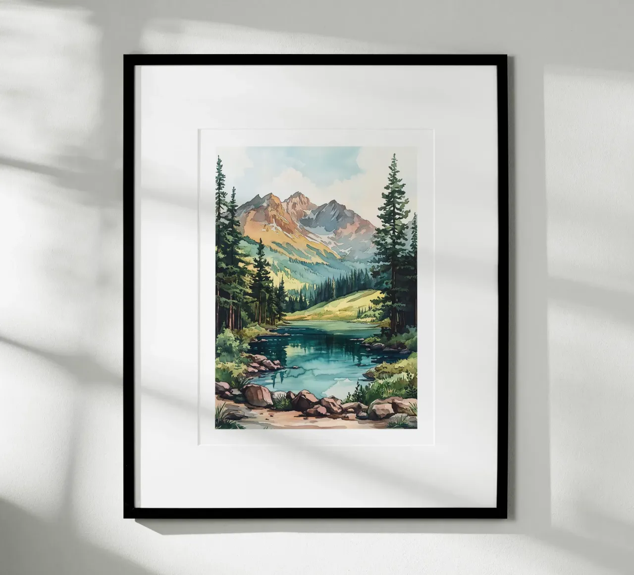 Sereno lago di montagna poster con telaio in legno da Shores & Skies