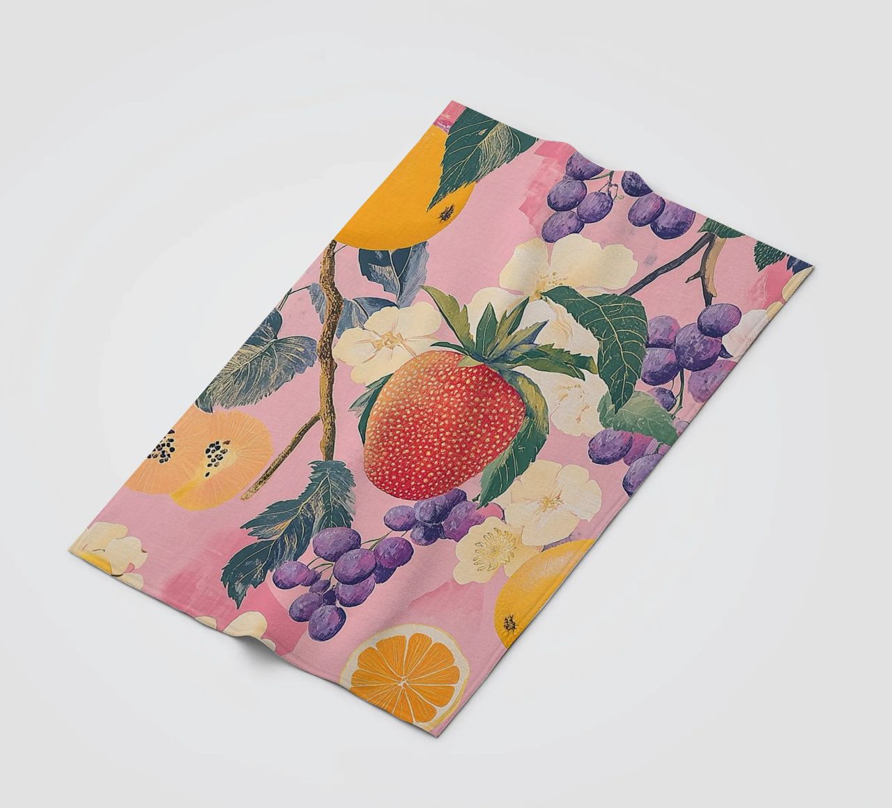 Amore di fragola con i fiori coperta in pile da Carinaprint
