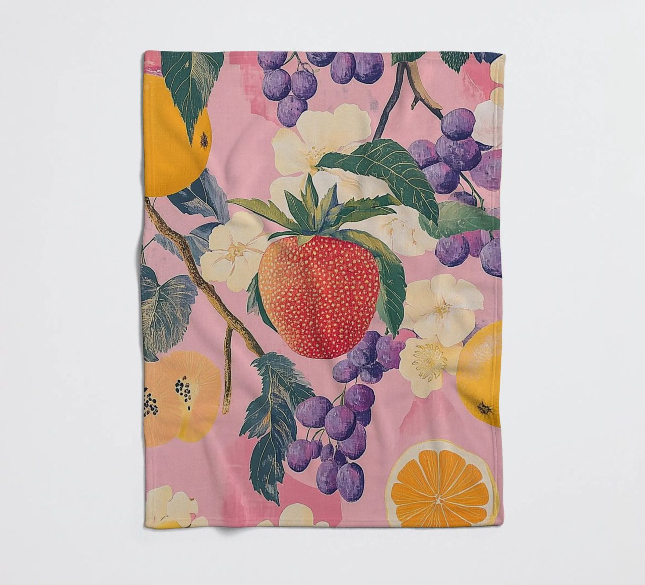 Amore di fragola con i fiori coperta in pile da Carinaprint